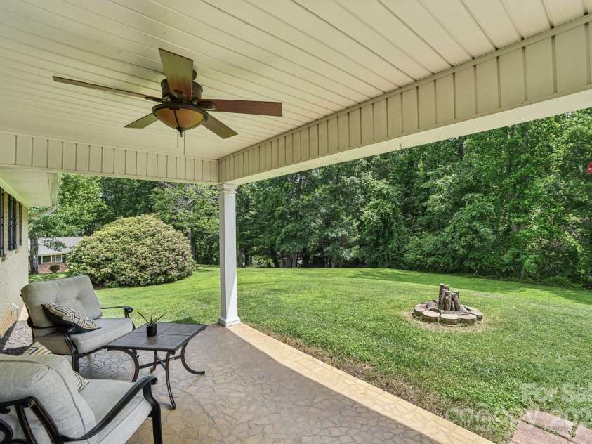 350 Pritchard Road, Candler, NC 28715.  MLS# CAR4268316, YatesRealty ID 18675. 