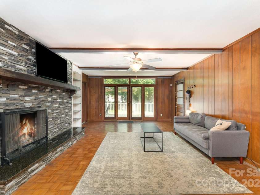 1107 Fairfield Drive, Gastonia, NC 28054.  MLS# CAR4268729, YatesRealty ID 18676. 