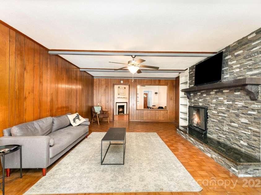 1107 Fairfield Drive, Gastonia, NC 28054.  MLS# CAR4268729, YatesRealty ID 18676. 