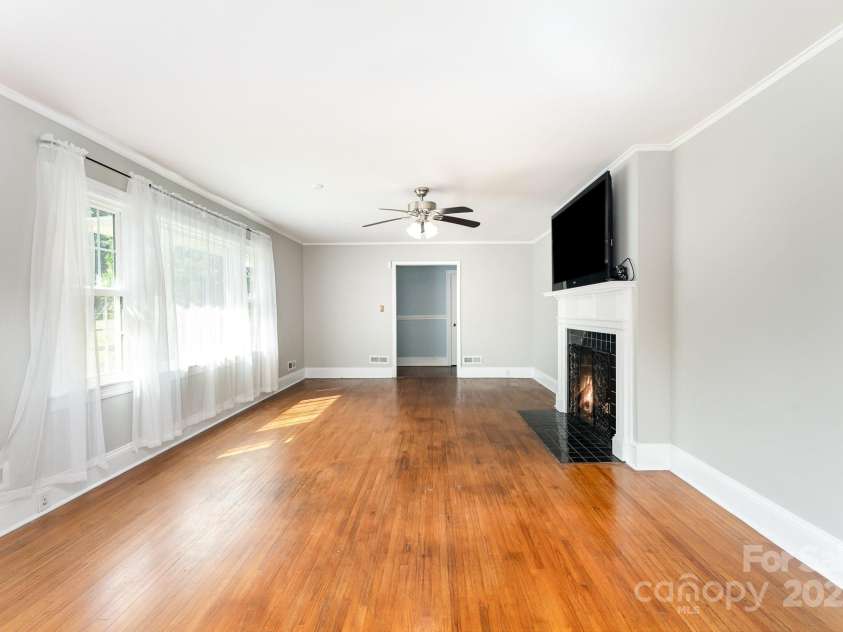 1107 Fairfield Drive, Gastonia, NC 28054.  MLS# CAR4268729, YatesRealty ID 18676. 