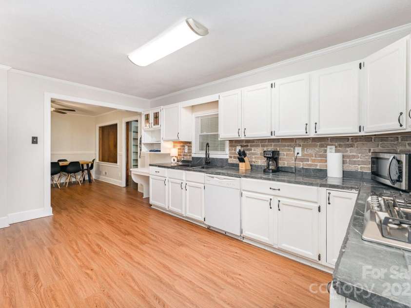 1107 Fairfield Drive, Gastonia, NC 28054.  MLS# CAR4268729, YatesRealty ID 18676. 