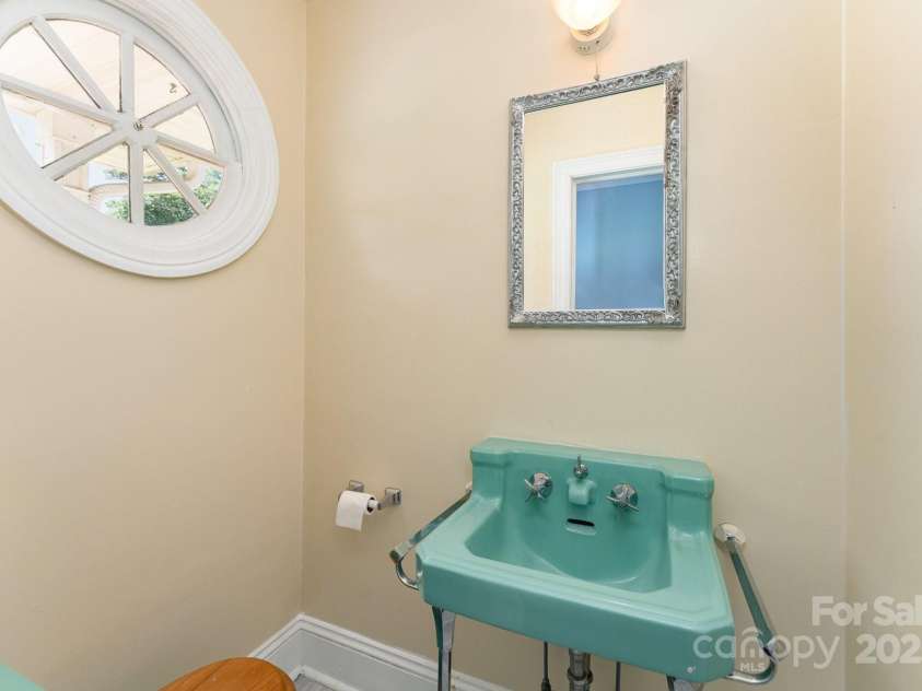 1107 Fairfield Drive, Gastonia, NC 28054.  MLS# CAR4268729, YatesRealty ID 18676. 