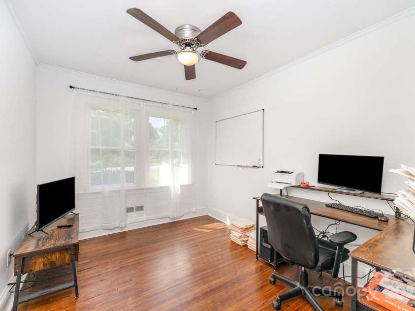 1107 Fairfield Drive, Gastonia, NC 28054.  MLS# CAR4268729, YatesRealty ID 18676. 