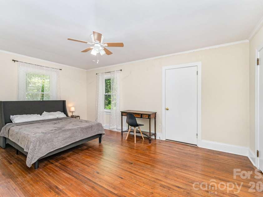 1107 Fairfield Drive, Gastonia, NC 28054.  MLS# CAR4334227, YatesRealty ID 18676. 