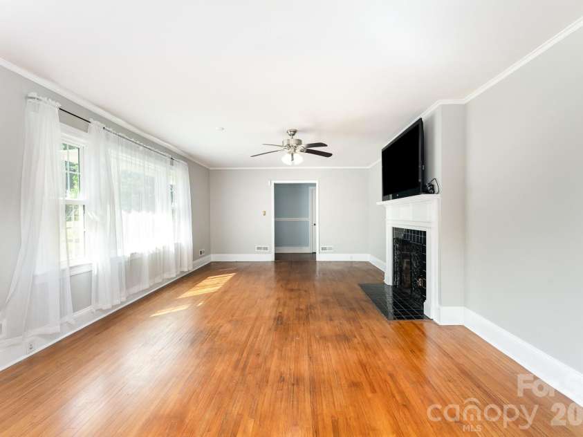 1107 Fairfield Drive, Gastonia, NC 28054.  MLS# CAR4334227, YatesRealty ID 18676. 