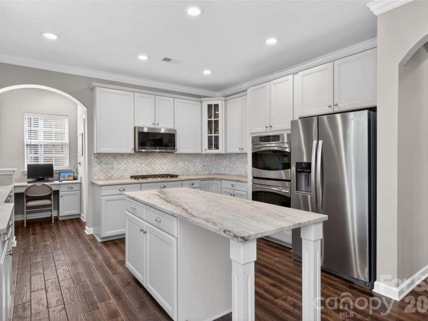 8028 Penman Springs Drive, Waxhaw, NC 28173.  MLS# CAR4364324, YatesRealty ID 18677. 