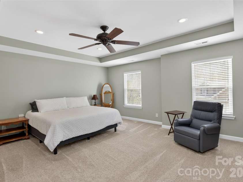 8028 Penman Springs Drive, Waxhaw, NC 28173.  MLS# CAR4364324, YatesRealty ID 18677. 