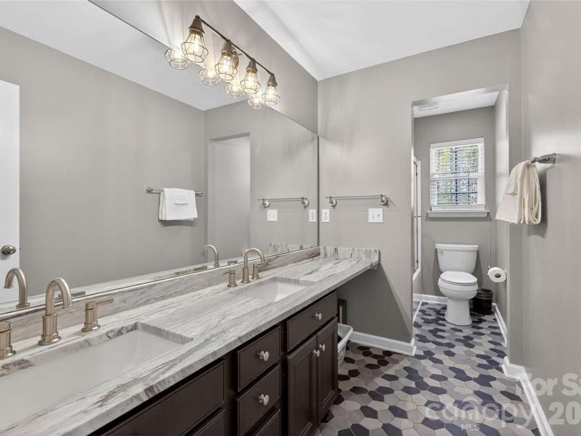 8028 Penman Springs Drive, Waxhaw, NC 28173.  MLS# CAR4364324, YatesRealty ID 18677. 
