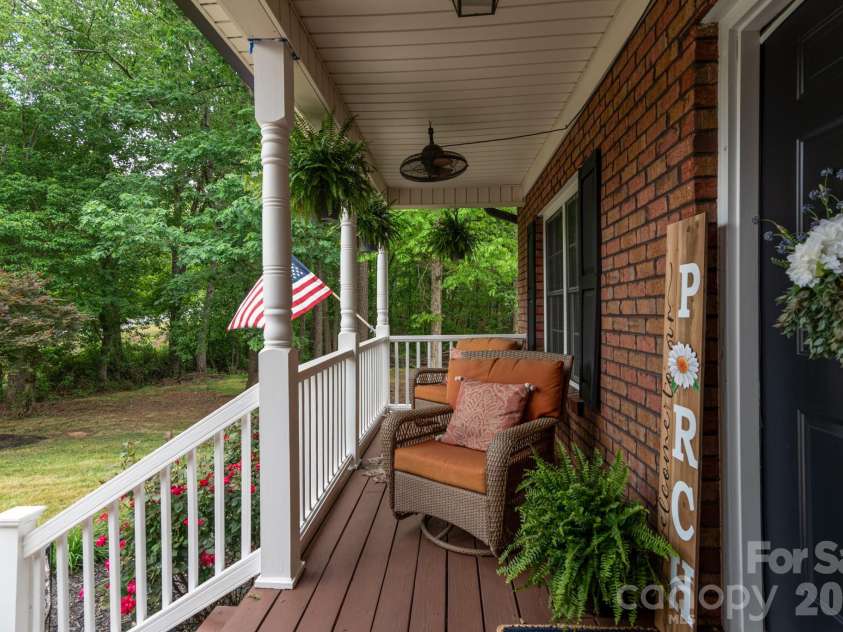 1091 ROLLINGWOOD Drive, Claremont, NC 28610.  MLS# CAR4374455, YatesRealty ID 18678. 