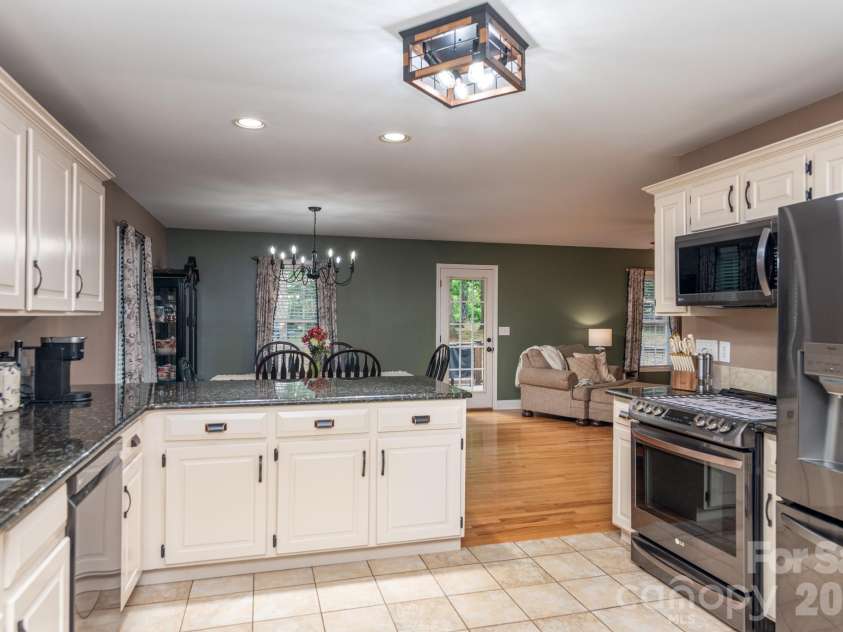1091 ROLLINGWOOD Drive, Claremont, NC 28610.  MLS# CAR4374455, YatesRealty ID 18678. 