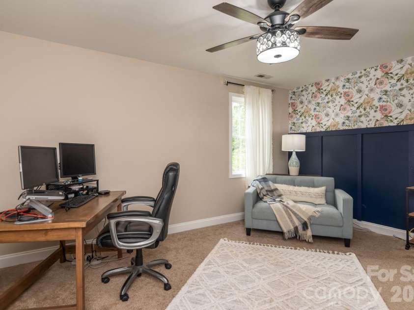 1091 ROLLINGWOOD Drive, Claremont, NC 28610.  MLS# CAR4374455, YatesRealty ID 18678. 