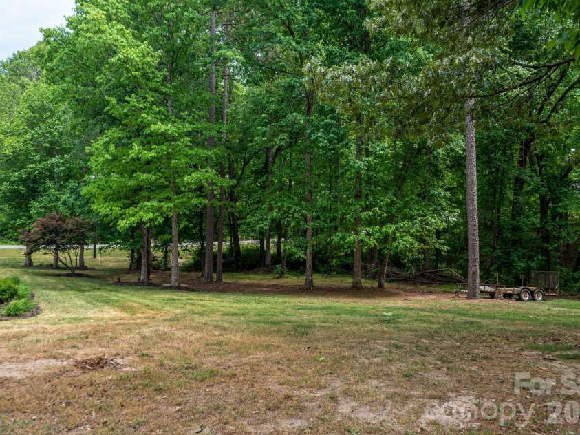 1091 ROLLINGWOOD Drive, Claremont, NC 28610.  MLS# CAR4374455, YatesRealty ID 18678. 