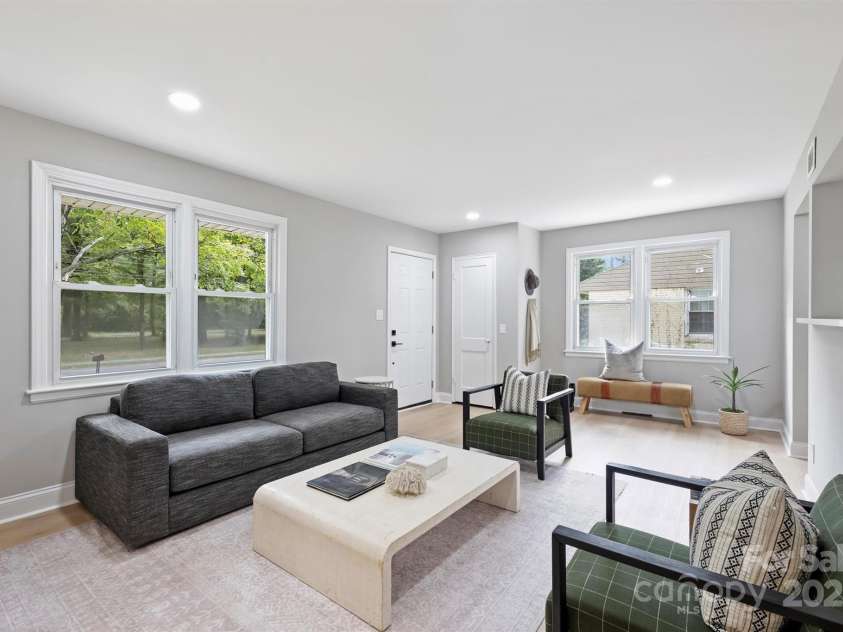 1709 Masonic Drive, Charlotte, NC 28205.  MLS# CAR4306765, YatesRealty ID 18678. 