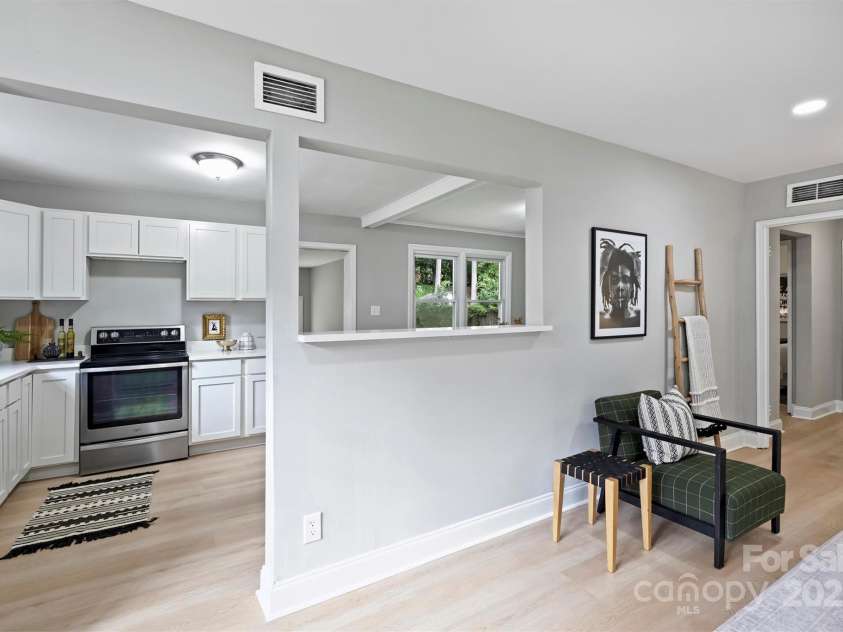 1709 Masonic Drive, Charlotte, NC 28205.  MLS# CAR4306765, YatesRealty ID 18678. 