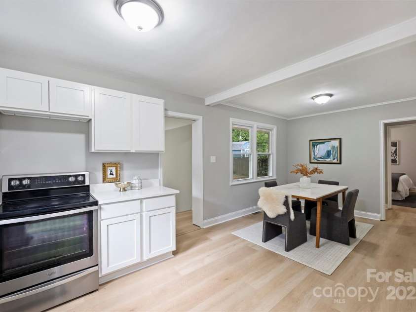 1709 Masonic Drive, Charlotte, NC 28205.  MLS# CAR4306765, YatesRealty ID 18678. 