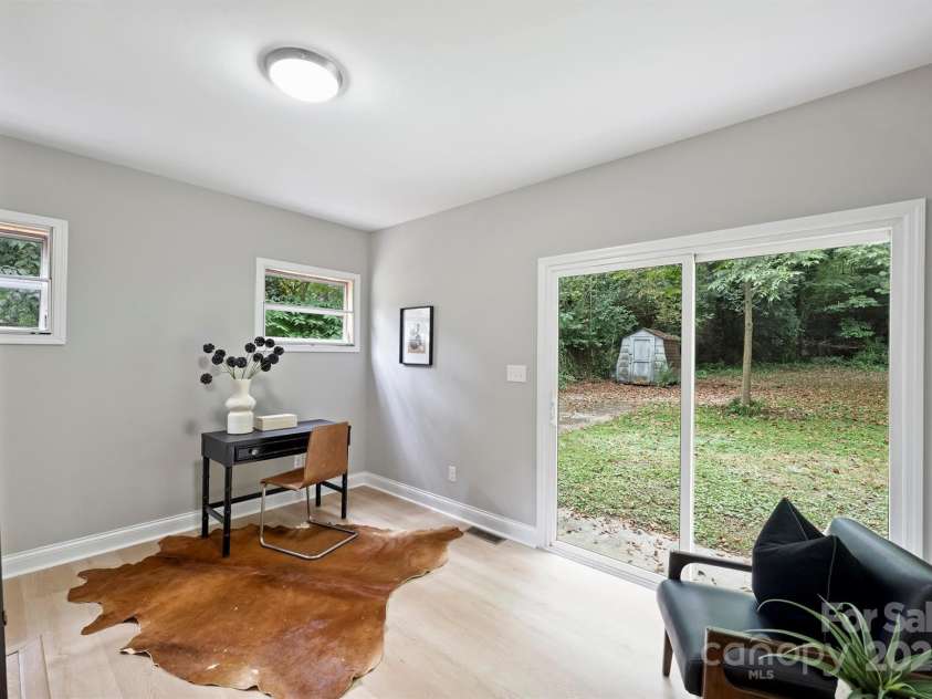 1709 Masonic Drive, Charlotte, NC 28205.  MLS# CAR4306765, YatesRealty ID 18678. 