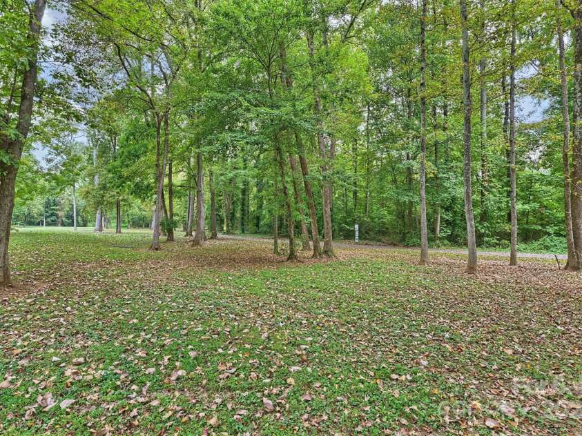 1709 Masonic Drive, Charlotte, NC 28205.  MLS# CAR4306765, YatesRealty ID 18678. 