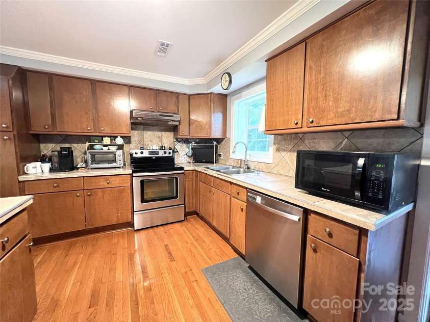 1905 Clay Street, Kannapolis, NC 28083.  MLS# CAR4227003, YatesRealty ID 1868. Kitchen Area