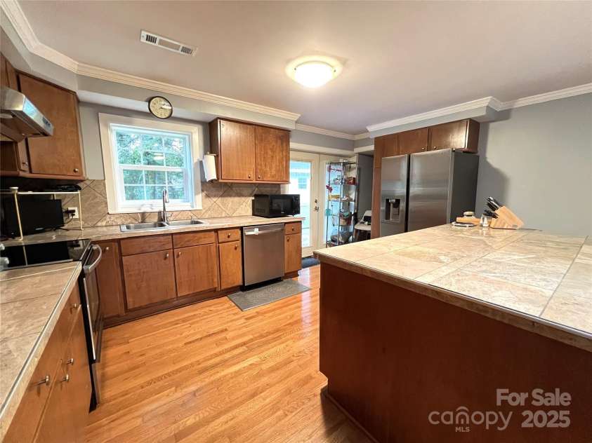 1905 Clay Street, Kannapolis, NC 28083.  MLS# CAR4227003, YatesRealty ID 1868. Kitchen Area