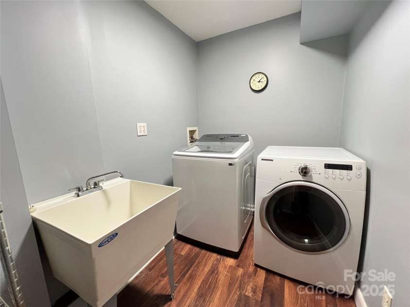 1905 Clay Street, Kannapolis, NC 28083.  MLS# CAR4227003, YatesRealty ID 1868. Main Floor Laundry Room