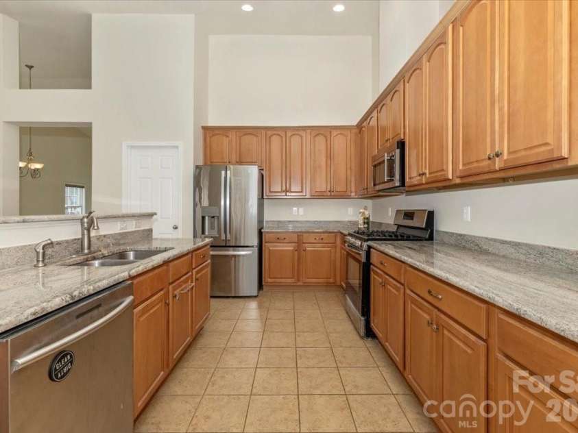 241 Loch Stone Street, Fort Mill, SC 29715.  MLS# CAR4334932, YatesRealty ID 18680. Kitchen 