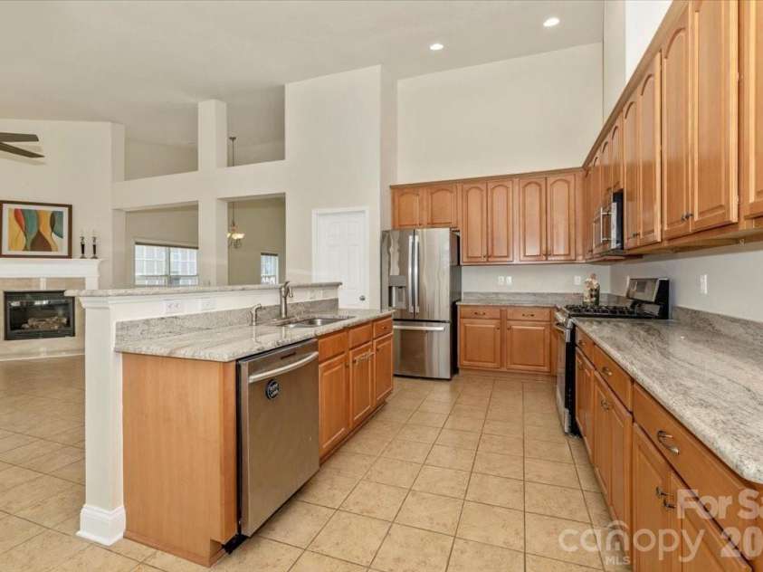241 Loch Stone Street, Fort Mill, SC 29715.  MLS# CAR4334932, YatesRealty ID 18680. Kitchen 