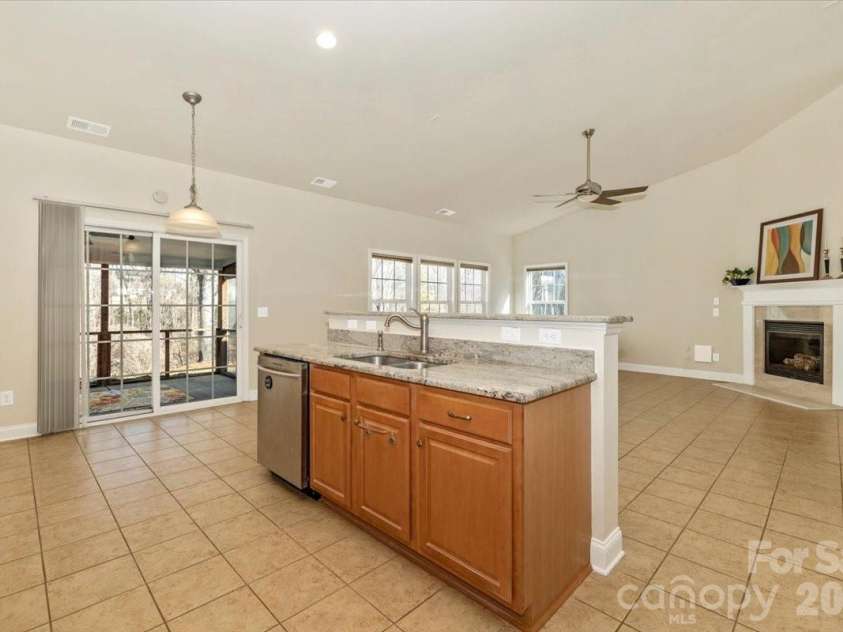 241 Loch Stone Street, Fort Mill, SC 29715.  MLS# CAR4334932, YatesRealty ID 18680. Kitchen 