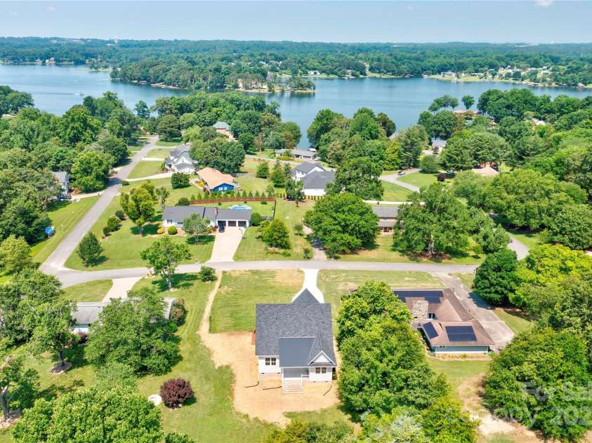 102 Starmount Drive, Kings Mountain, NC 28086.  MLS# CAR4268900, YatesRealty ID 18681. 