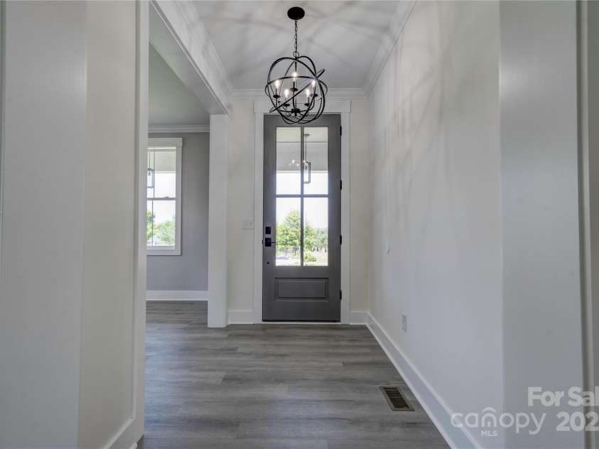 102 Starmount Drive, Kings Mountain, NC 28086.  MLS# CAR4268900, YatesRealty ID 18681. 