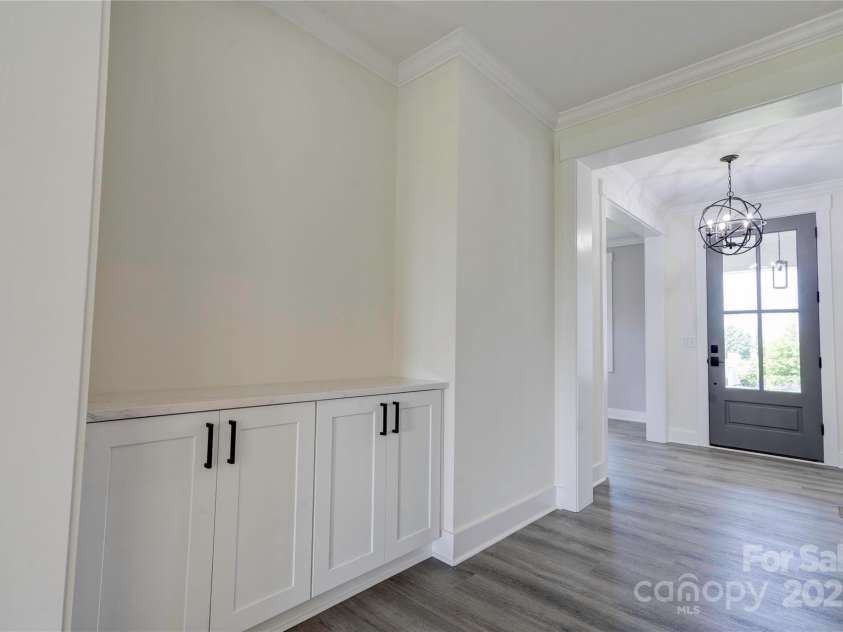 102 Starmount Drive, Kings Mountain, NC 28086.  MLS# CAR4268900, YatesRealty ID 18681. 