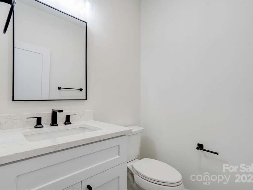 102 Starmount Drive, Kings Mountain, NC 28086.  MLS# CAR4268900, YatesRealty ID 18681. 