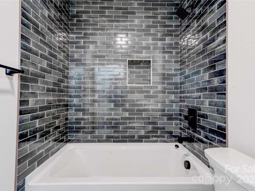 102 Starmount Drive, Kings Mountain, NC 28086.  MLS# CAR4268900, YatesRealty ID 18681. 