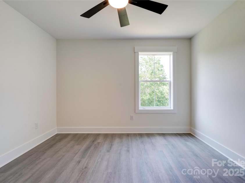 102 Starmount Drive, Kings Mountain, NC 28086.  MLS# CAR4268900, YatesRealty ID 18681. 