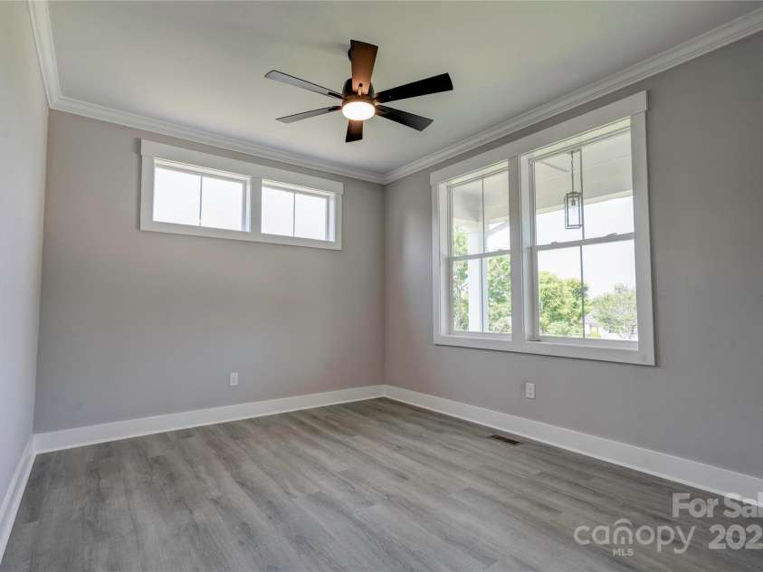 102 Starmount Drive, Kings Mountain, NC 28086.  MLS# CAR4268900, YatesRealty ID 18681. 