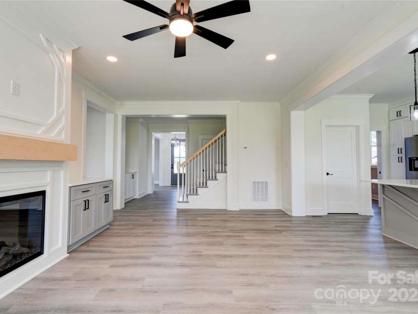 102 Starmount Drive, Kings Mountain, NC 28086.  MLS# CAR4268900, YatesRealty ID 18681. 