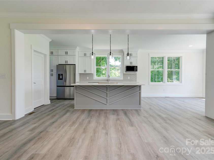 102 Starmount Drive, Kings Mountain, NC 28086.  MLS# CAR4268900, YatesRealty ID 18681. 