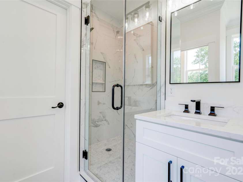 102 Starmount Drive, Kings Mountain, NC 28086.  MLS# CAR4268900, YatesRealty ID 18681. 