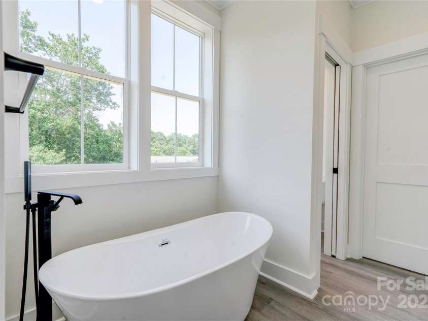 102 Starmount Drive, Kings Mountain, NC 28086.  MLS# CAR4268900, YatesRealty ID 18681. 