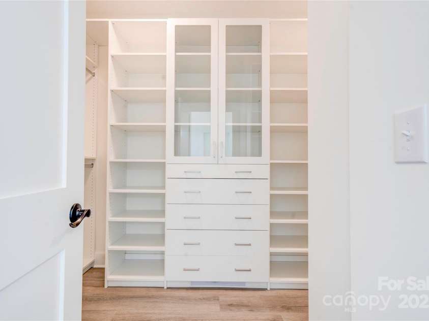 102 Starmount Drive, Kings Mountain, NC 28086.  MLS# CAR4268900, YatesRealty ID 18681. 