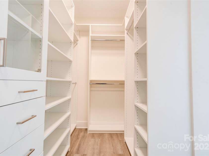 102 Starmount Drive, Kings Mountain, NC 28086.  MLS# CAR4268900, YatesRealty ID 18681. 