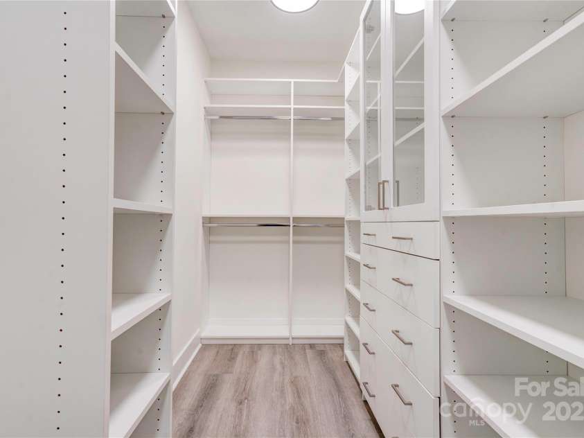 102 Starmount Drive, Kings Mountain, NC 28086.  MLS# CAR4268900, YatesRealty ID 18681. 