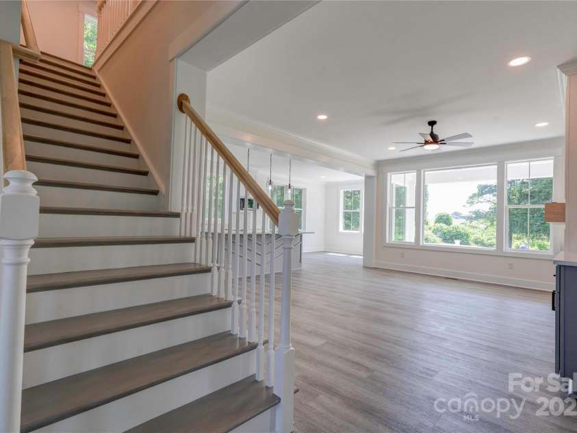 102 Starmount Drive, Kings Mountain, NC 28086.  MLS# CAR4268900, YatesRealty ID 18681. 