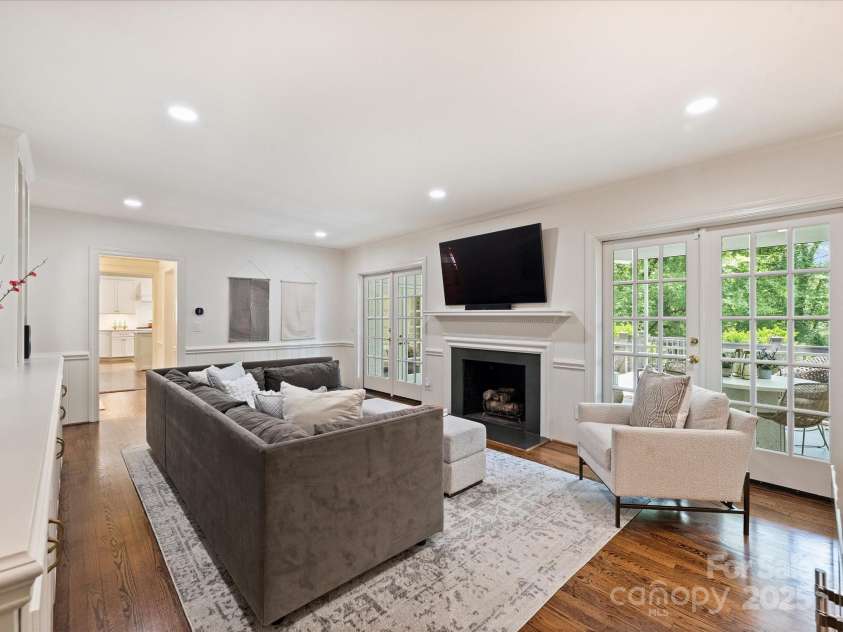 2919 Wickersham Road, Charlotte, NC 28211.  MLS# CAR4263268, YatesRealty ID 18682. Den