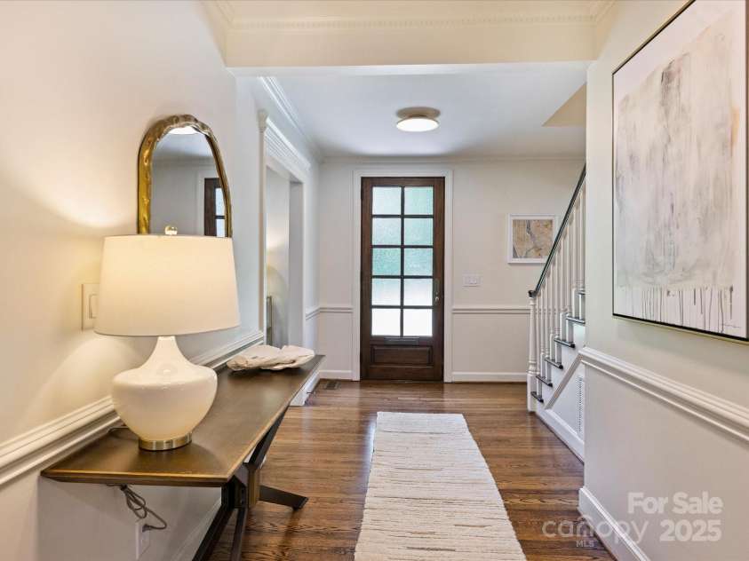 2919 Wickersham Road, Charlotte, NC 28211.  MLS# CAR4263268, YatesRealty ID 18682. Foyer