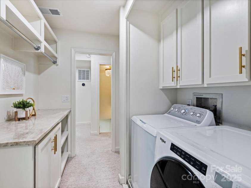 2919 Wickersham Road, Charlotte, NC 28211.  MLS# CAR4263268, YatesRealty ID 18682. Laundry