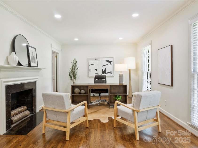 2919 Wickersham Road, Charlotte, NC 28211.  MLS# CAR4263268, YatesRealty ID 18682. Living Room