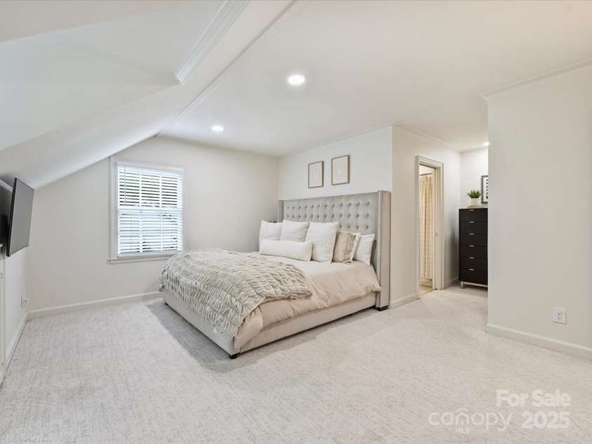 2919 Wickersham Road, Charlotte, NC 28211.  MLS# CAR4263268, YatesRealty ID 18682. Primary Bedroom