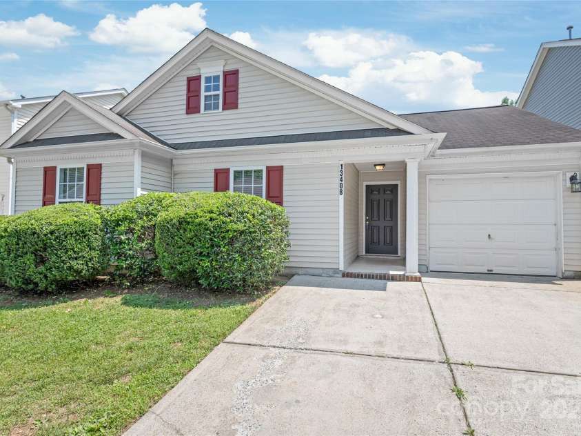 13408 Golden Apple Court, Charlotte, NC 28215.  MLS# CAR4258814, YatesRealty ID 18683. 