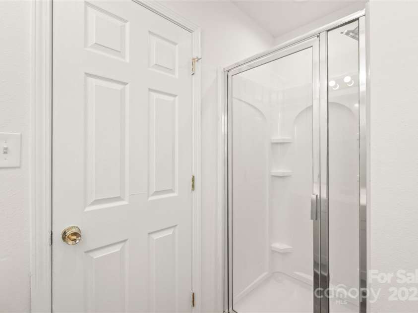 13408 Golden Apple Court, Charlotte, NC 28215.  MLS# CAR4258814, YatesRealty ID 18683. 