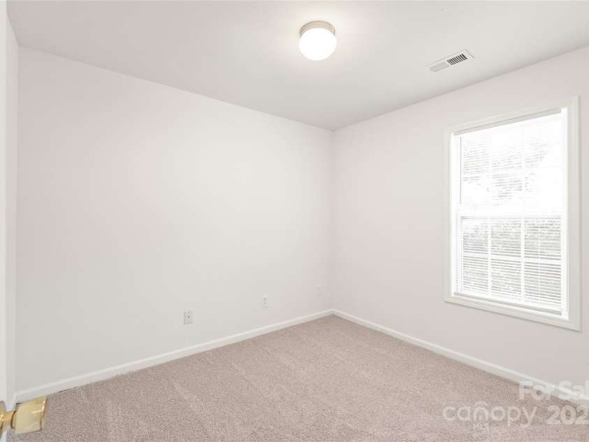 13408 Golden Apple Court, Charlotte, NC 28215.  MLS# CAR4258814, YatesRealty ID 18683. 